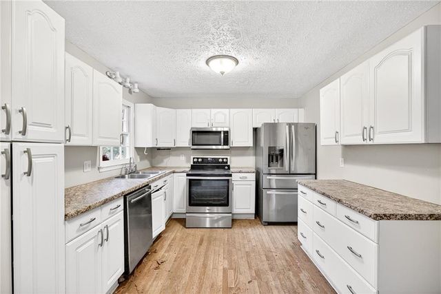 1978 Winding Creek SW Lane, Marietta, GA 30064