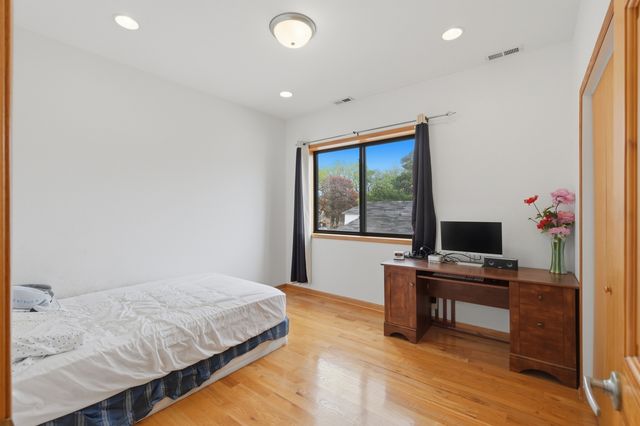 3917 W 60th Street, Chicago, IL 60629