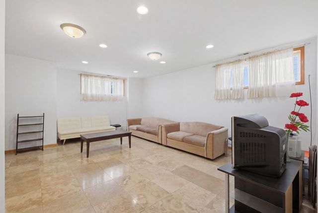 3917 W 60th Street, Chicago, IL 60629