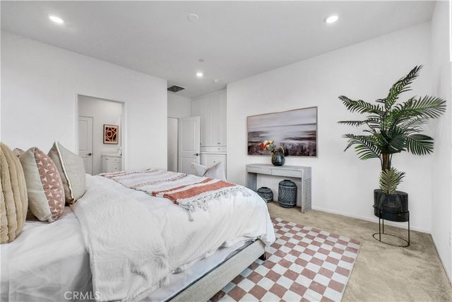 5584 Kate Way 10, Fontana, CA 92336