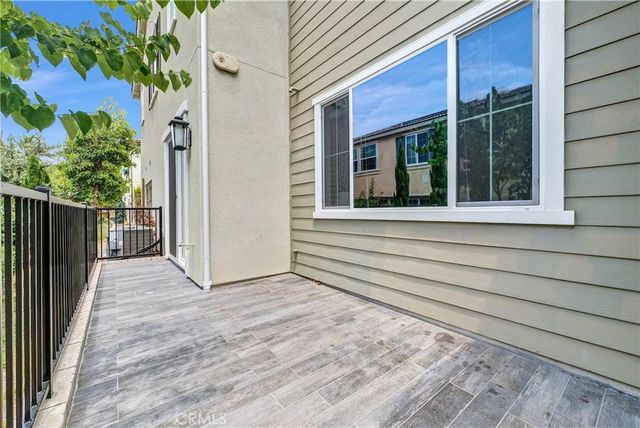 5584 Kate Way 10, Fontana, CA 92336