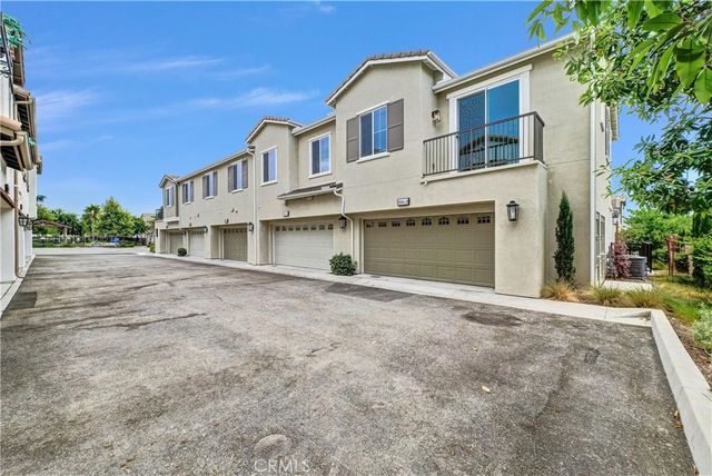 5584 Kate Way 10, Fontana, CA 92336