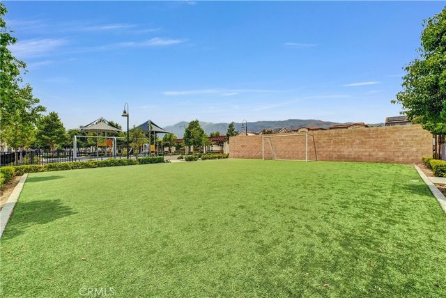 5584 Kate Way 10, Fontana, CA 92336