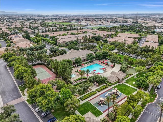 5584 Kate Way 10, Fontana, CA 92336