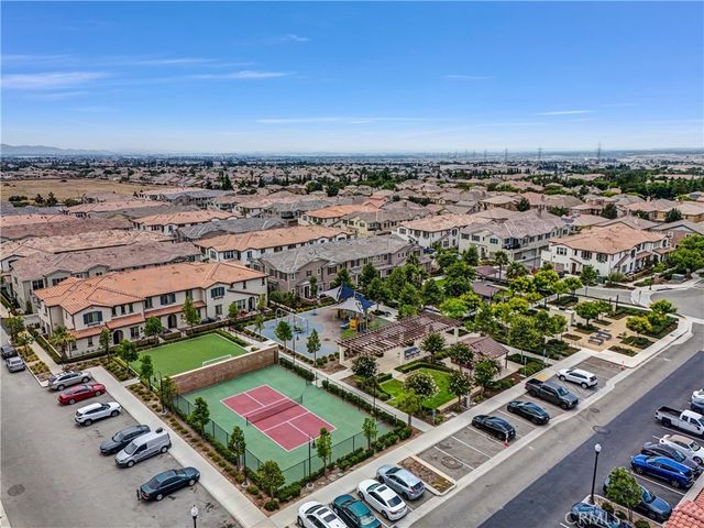 5584 Kate Way 10, Fontana, CA 92336