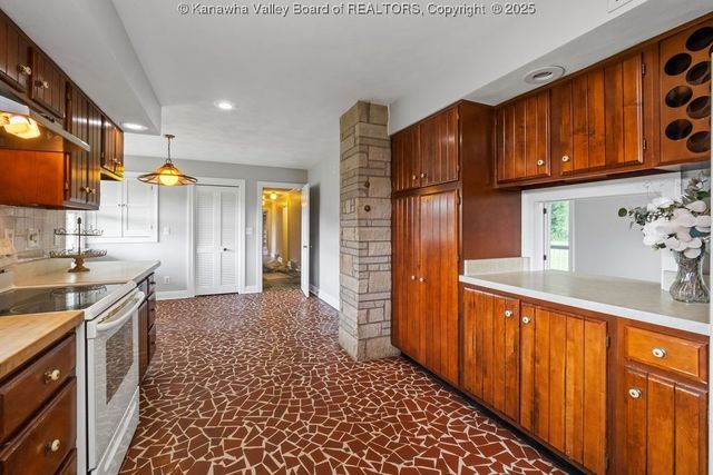 3 Lou's Drive, Elkview, WV 25071