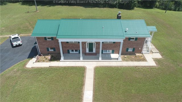 3 Lou's Drive, Elkview, WV 25071