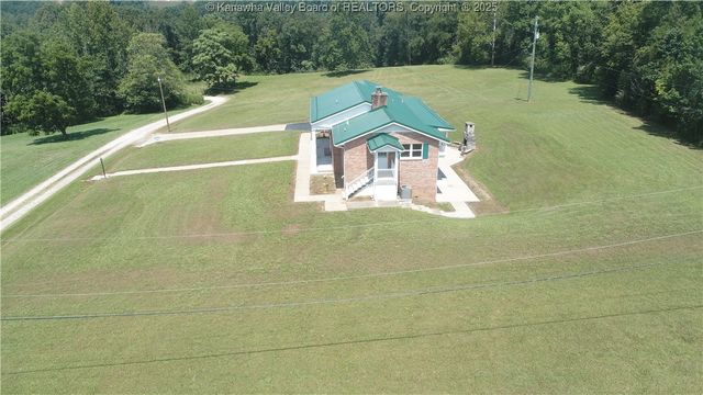 3 Lou's Drive, Elkview, WV 25071