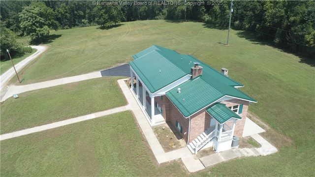 3 Lou's Drive, Elkview, WV 25071