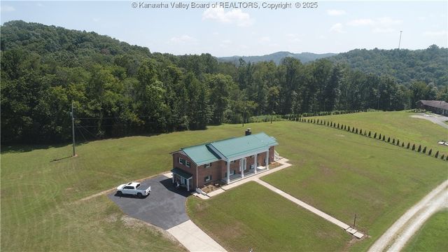 3 Lou's Drive, Elkview, WV 25071