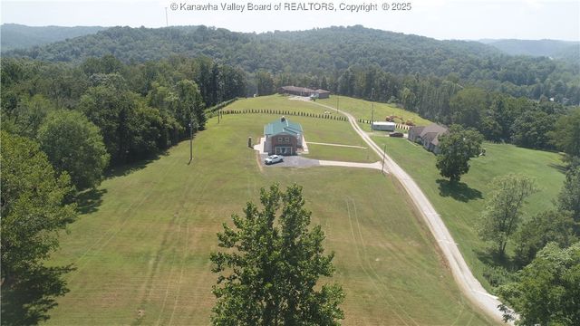 3 Lou's Drive, Elkview, WV 25071