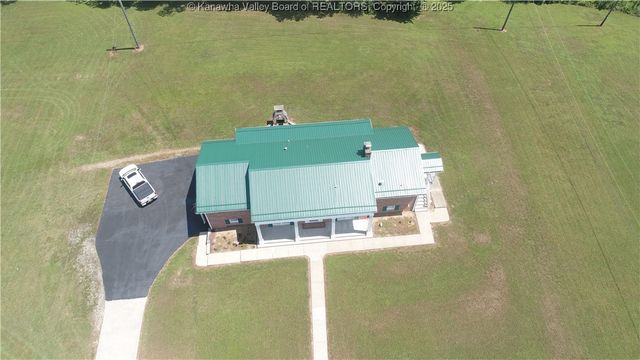 3 Lou's Drive, Elkview, WV 25071