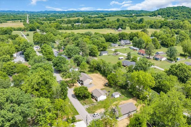 314 Spring St, Wartrace, TN 37183