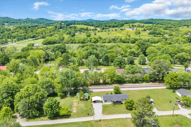 314 Spring St, Wartrace, TN 37183