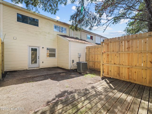 416 Myrtlewood Circle, Jacksonville, NC 28546