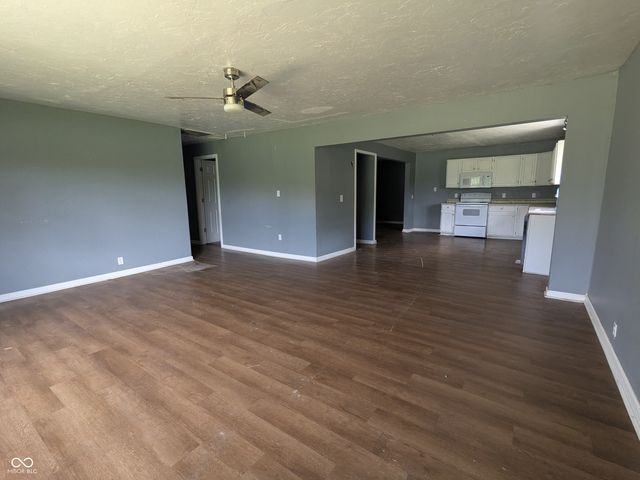 674 W 300 N, Anderson, IN 46011