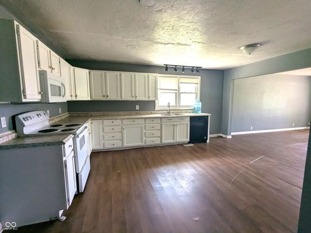 674 W 300 N, Anderson, IN 46011