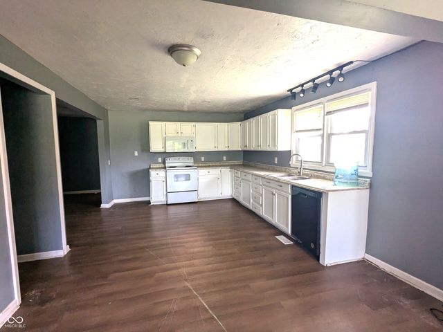 674 W 300 N, Anderson, IN 46011