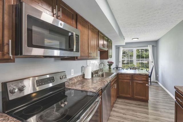 6804 Meadow Lane, Middleburg Heights, OH 44130