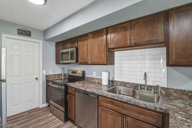 6804 Meadow Lane, Middleburg Heights, OH 44130