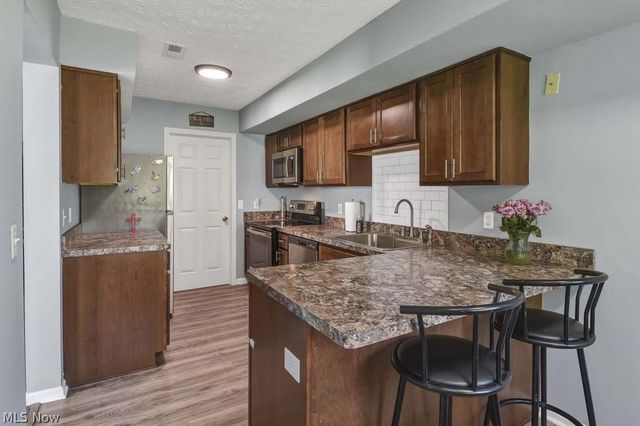 6804 Meadow Lane, Middleburg Heights, OH 44130