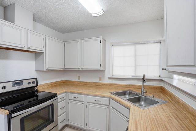 1122 Hidden Creek Drive, Mansfield, TX 76063