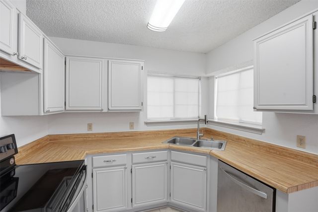 1122 Hidden Creek Drive, Mansfield, TX 76063