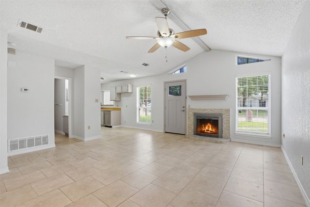 1122 Hidden Creek Drive, Mansfield, TX 76063