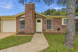 1122 Hidden Creek Drive, Mansfield, TX 76063