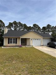 806 S Buckeye Drive, Raeford, NC 28376