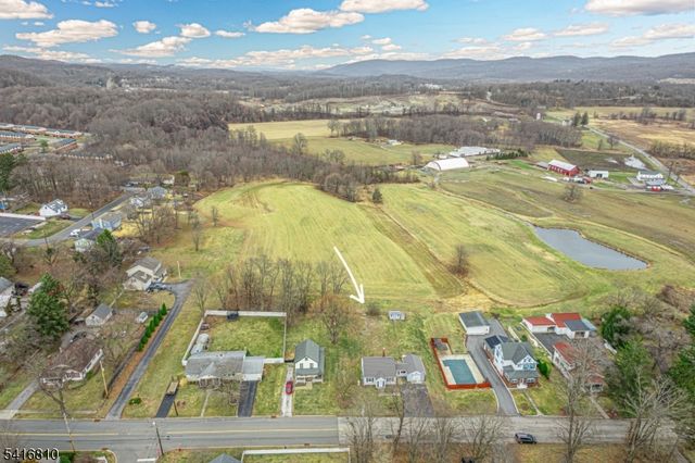 53 Walnut St, Wantage Twp., NJ 07461