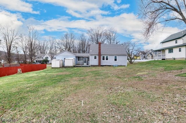 53 Walnut St, Wantage Twp., NJ 07461