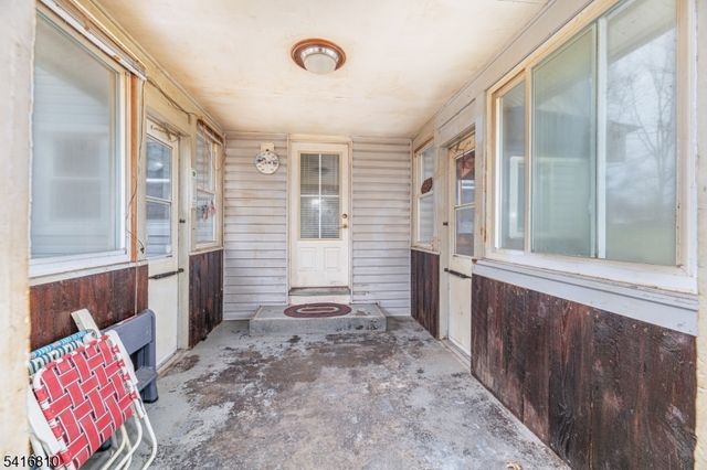 53 Walnut St, Wantage Twp., NJ 07461