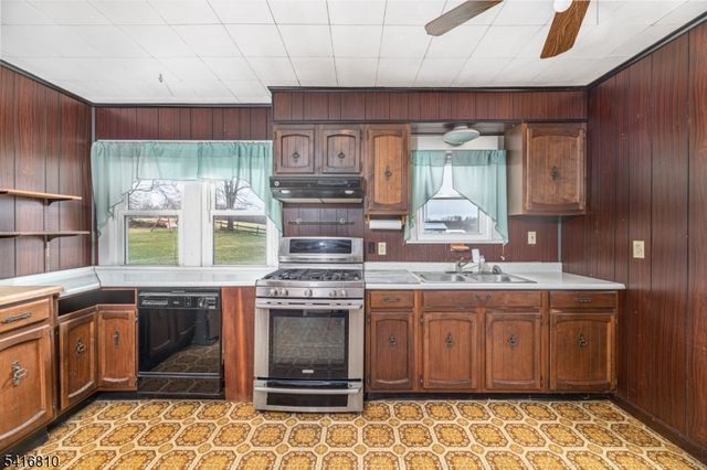 53 Walnut St, Wantage Twp., NJ 07461