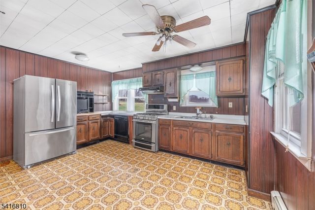 53 Walnut St, Wantage Twp., NJ 07461