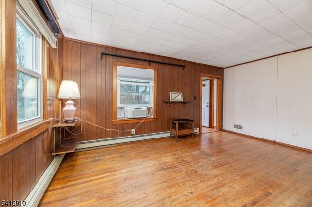 53 Walnut St, Wantage Twp., NJ 07461