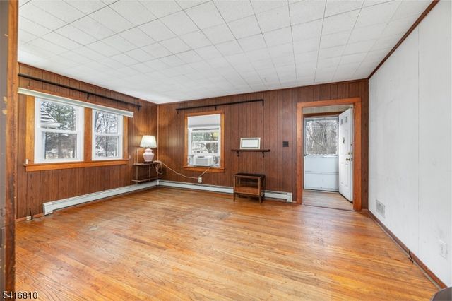 53 Walnut St, Wantage Twp., NJ 07461