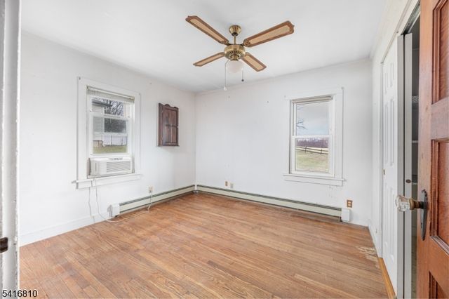 53 Walnut St, Wantage Twp., NJ 07461