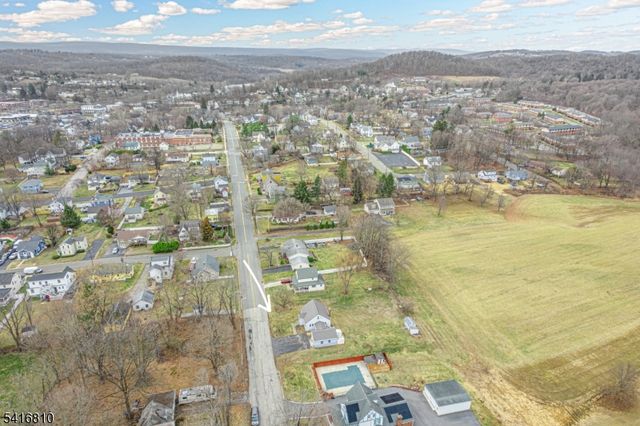 53 Walnut St, Wantage Twp., NJ 07461