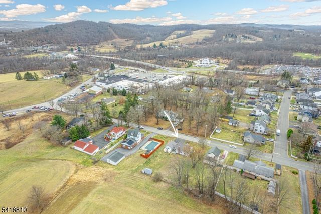 53 Walnut St, Wantage Twp., NJ 07461