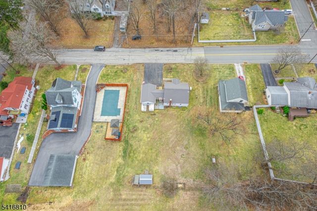 53 Walnut St, Wantage Twp., NJ 07461