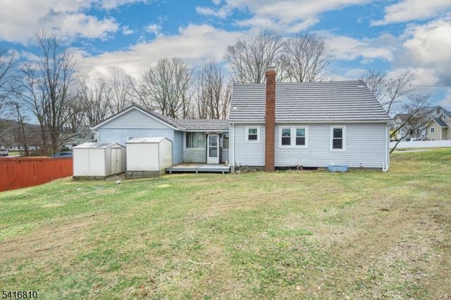 53 Walnut St, Wantage Twp., NJ 07461