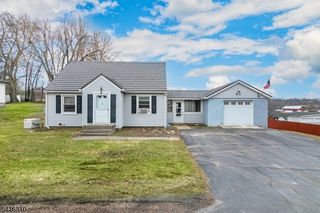 53 Walnut St, Wantage Twp., NJ 07461