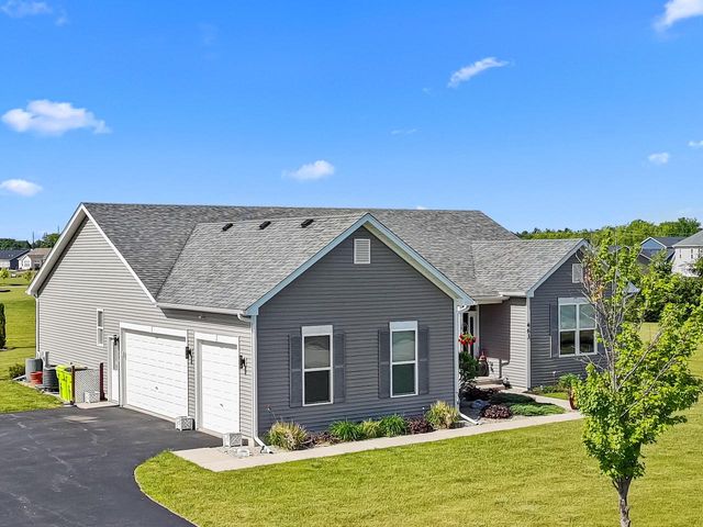 463 Chasefield DRIVE, Williams Bay, WI 53191