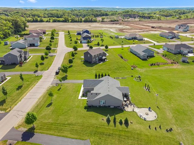 463 Chasefield DRIVE, Williams Bay, WI 53191