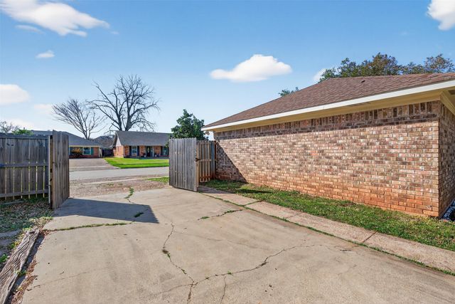 401 N Dresden Circle, Shreveport, LA 71115
