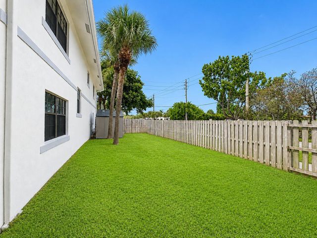 248 Avenue L, Delray Beach, FL 33483
