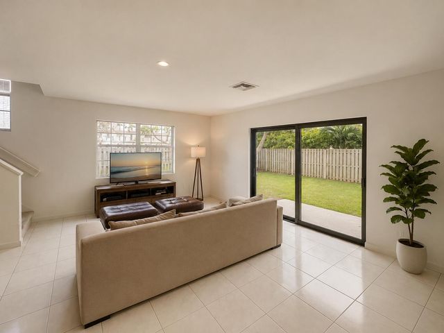 248 Avenue L, Delray Beach, FL 33483