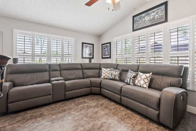 1102 Hickory Way, Weston, FL 33327