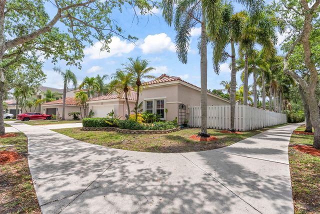 1102 Hickory Way, Weston, FL 33327
